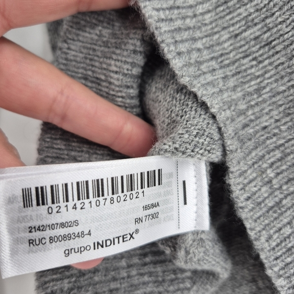 Zara Heather coquette Gray Knit Cardigan with Sequin Buttons and Bows Size Small - Picture 8 of 13